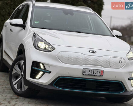Білий Кіа Niro, об'ємом двигуна 0 л та пробігом 141 тис. км за 19499 $, фото 8 на Automoto.ua