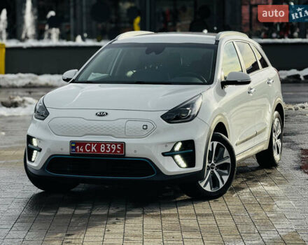 Білий Кіа Niro, об'ємом двигуна 0 л та пробігом 117 тис. км за 19750 $, фото 11 на Automoto.ua