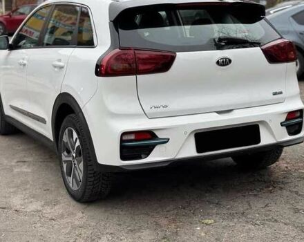 Белый Киа Niro, объемом двигателя 0 л и пробегом 146 тыс. км за 14000 $, фото 14 на Automoto.ua