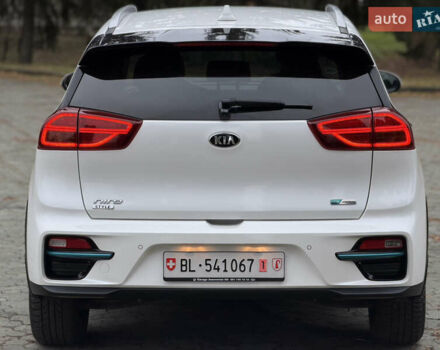 Білий Кіа Niro, об'ємом двигуна 0 л та пробігом 141 тис. км за 19499 $, фото 15 на Automoto.ua