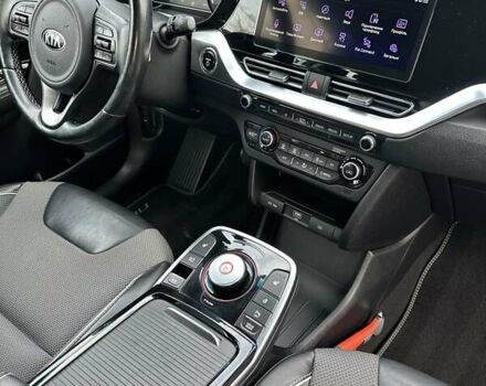 Білий Кіа Niro, об'ємом двигуна 0 л та пробігом 147 тис. км за 18800 $, фото 53 на Automoto.ua