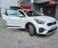 Белый Киа Niro, объемом двигателя 1.58 л и пробегом 229 тыс. км за 16999 $, фото 1 на Automoto.ua