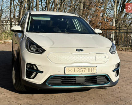 Белый Киа Niro, объемом двигателя 0 л и пробегом 126 тыс. км за 18400 $, фото 4 на Automoto.ua
