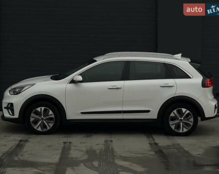 Белый Киа Niro, объемом двигателя 0 л и пробегом 172 тыс. км за 17500 $, фото 13 на Automoto.ua