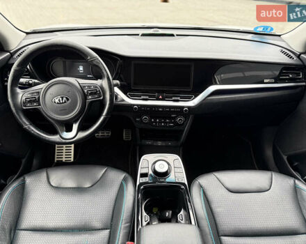 Белый Киа Niro, объемом двигателя 0 л и пробегом 158 тыс. км за 18900 $, фото 6 на Automoto.ua