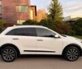 Белый Киа Niro, объемом двигателя 1.6 л и пробегом 148 тыс. км за 10000 $, фото 2 на Automoto.ua