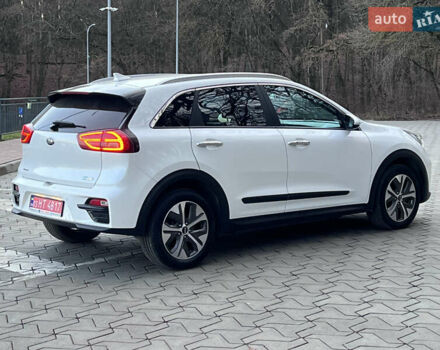 Белый Киа Niro, объемом двигателя 0 л и пробегом 103 тыс. км за 19500 $, фото 7 на Automoto.ua
