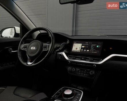 Белый Киа Niro, объемом двигателя 0 л и пробегом 172 тыс. км за 17500 $, фото 54 на Automoto.ua