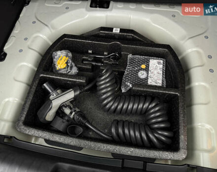 Киа Niro 2020 в Киеве на Automoto.ua Белый Киа Niro, объемом двигателя 0 л и пробегом 171 тыс. км за 18300 $, фото 41 на Automoto.ua