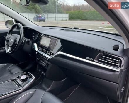 Белый Киа Niro, объемом двигателя 0 л и пробегом 146 тыс. км за 19799 $, фото 20 на Automoto.ua