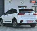 Білий Кіа Niro, об'ємом двигуна 0 л та пробігом 62 тис. км за 19500 $, фото 24 на Automoto.ua