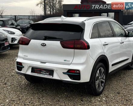 Білий Кіа Niro, об'ємом двигуна 0 л та пробігом 124 тис. км за 20400 $, фото 9 на Automoto.ua
