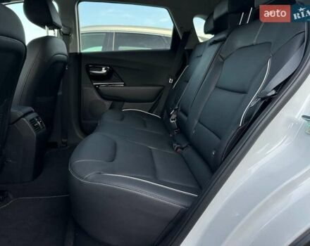 Білий Кіа Niro, об'ємом двигуна 0 л та пробігом 62 тис. км за 24400 $, фото 71 на Automoto.ua