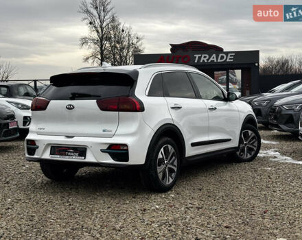 Білий Кіа Niro, об'ємом двигуна 0 л та пробігом 124 тис. км за 20400 $, фото 7 на Automoto.ua