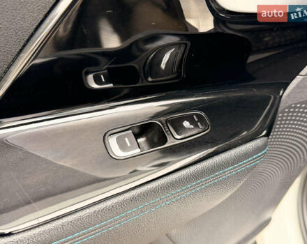 Білий Кіа Niro, об'ємом двигуна 0 л та пробігом 112 тис. км за 18300 $, фото 12 на Automoto.ua