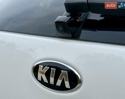Білий Кіа Niro, об'ємом двигуна 0 л та пробігом 89 тис. км за 18950 $, фото 42 на Automoto.ua
