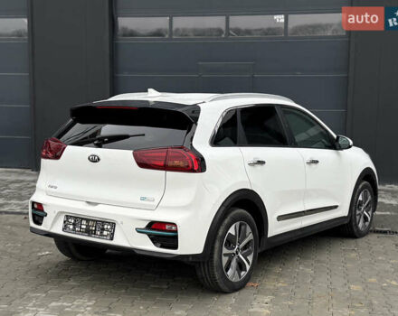 Белый Киа Niro, объемом двигателя 0 л и пробегом 158 тыс. км за 18900 $, фото 3 на Automoto.ua
