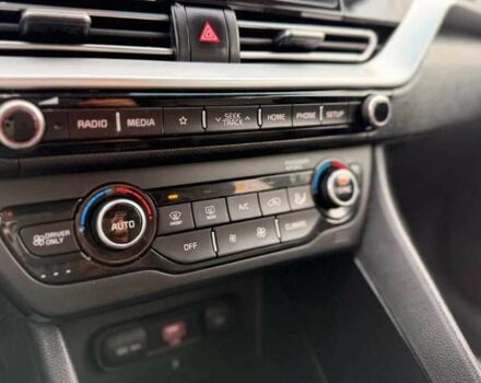 Белый Киа Niro, объемом двигателя 1.6 л и пробегом 148 тыс. км за 10000 $, фото 19 на Automoto.ua