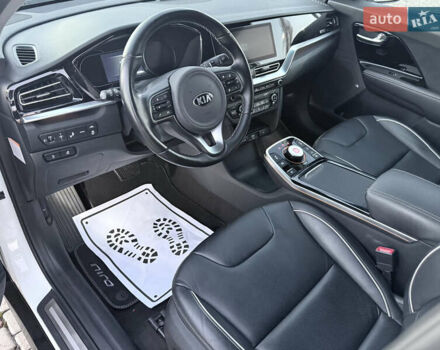 Белый Киа Niro, объемом двигателя 0 л и пробегом 130 тыс. км за 20999 $, фото 13 на Automoto.ua