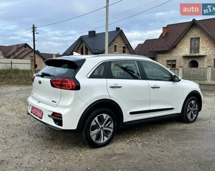 Білий Кіа Niro, об'ємом двигуна 0 л та пробігом 147 тис. км за 18800 $, фото 34 на Automoto.ua