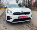 Білий Кіа Niro, об'ємом двигуна 1.6 л та пробігом 215 тис. км за 16800 $, фото 11 на Automoto.ua