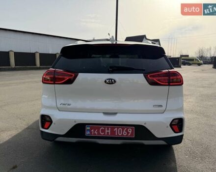 Белый Киа Niro, объемом двигателя 1.58 л и пробегом 200 тыс. км за 18600 $, фото 9 на Automoto.ua