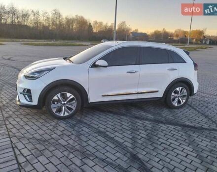 Білий Кіа Niro, об'ємом двигуна 0 л та пробігом 66 тис. км за 19000 $, фото 12 на Automoto.ua