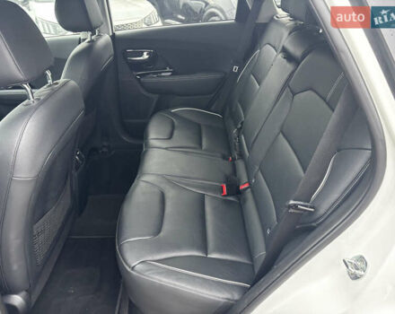 Білий Кіа Niro, об'ємом двигуна 0 л та пробігом 124 тис. км за 20400 $, фото 41 на Automoto.ua