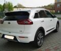 Белый Киа Niro, объемом двигателя 1.6 л и пробегом 98 тыс. км за 12400 $, фото 4 на Automoto.ua