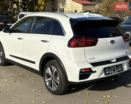 Белый Киа Niro, объемом двигателя 0 л и пробегом 140 тыс. км за 19450 $, фото 3 на Automoto.ua