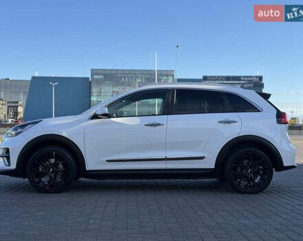 Киа Niro 2020 в Киеве на Automoto.ua Белый Киа Niro, объемом двигателя 0 л и пробегом 151 тыс. км за 19600 $, фото 6 на Automoto.ua
