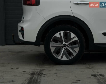 Белый Киа Niro, объемом двигателя 0 л и пробегом 172 тыс. км за 17500 $, фото 19 на Automoto.ua