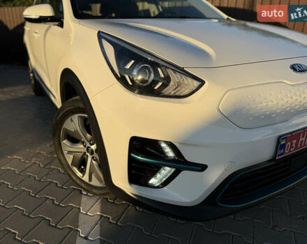 Білий Кіа Niro, об'ємом двигуна 0 л та пробігом 169 тис. км за 18200 $, фото 4 на Automoto.ua