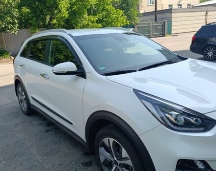 Белый Киа Niro, объемом двигателя 0 л и пробегом 120 тыс. км за 21000 $, фото 4 на Automoto.ua