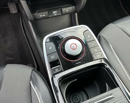 Білий Кіа Niro, об'ємом двигуна 0 л та пробігом 147 тис. км за 18800 $, фото 43 на Automoto.ua