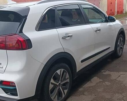 Белый Киа Niro, объемом двигателя 0 л и пробегом 144 тыс. км за 18800 $, фото 24 на Automoto.ua