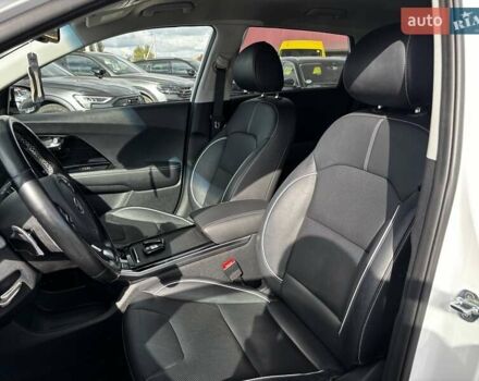 Киа Niro 2020 в Львове на Automoto.ua Белый Киа Niro, объемом двигателя 0 л и пробегом 95 тыс. км за 20450 $, фото 39 на Automoto.ua