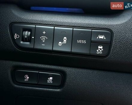 Білий Кіа Niro, об'ємом двигуна 0 л та пробігом 62 тис. км за 24400 $, фото 5 на Automoto.ua