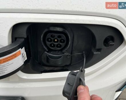 Белый Киа Niro, объемом двигателя 0 л и пробегом 146 тыс. км за 19799 $, фото 16 на Automoto.ua