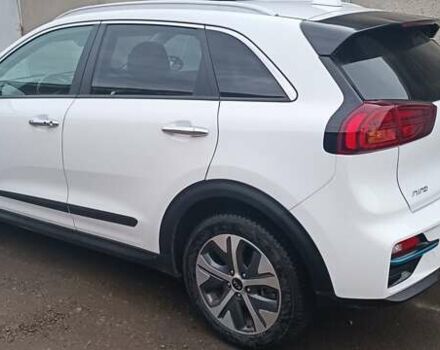 Белый Киа Niro, объемом двигателя 0 л и пробегом 144 тыс. км за 18800 $, фото 26 на Automoto.ua