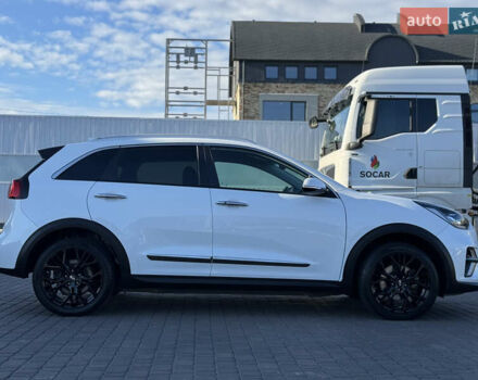 Киа Niro 2020 в Киеве на Automoto.ua Белый Киа Niro, объемом двигателя 0 л и пробегом 151 тыс. км за 19600 $, фото 14 на Automoto.ua