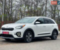 Білий Кіа Niro, об'ємом двигуна 1.6 л та пробігом 215 тис. км за 16800 $, фото 5 на Automoto.ua