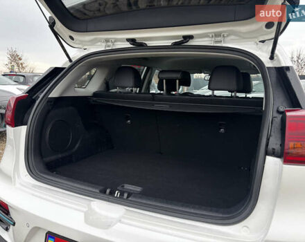 Білий Кіа Niro, об'ємом двигуна 0 л та пробігом 124 тис. км за 20400 $, фото 44 на Automoto.ua