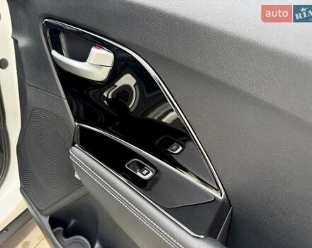 Білий Кіа Niro, об'ємом двигуна 0 л та пробігом 89 тис. км за 18950 $, фото 76 на Automoto.ua