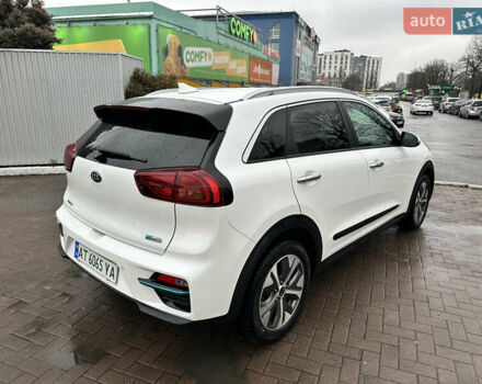 Белый Киа Niro, объемом двигателя 0 л и пробегом 75 тыс. км за 18300 $, фото 3 на Automoto.ua