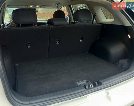 Білий Кіа Niro, об'ємом двигуна 1.6 л та пробігом 215 тис. км за 16800 $, фото 27 на Automoto.ua