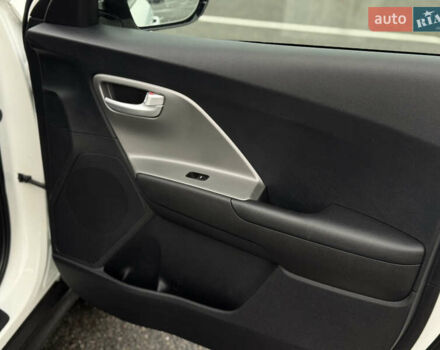 Киа Niro 2020 в Киеве на Automoto.ua Белый Киа Niro, объемом двигателя 0 л и пробегом 171 тыс. км за 18300 $, фото 36 на Automoto.ua