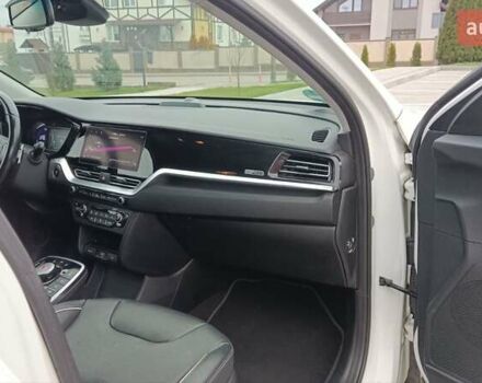 Білий Кіа Niro, об'ємом двигуна 0 л та пробігом 127 тис. км за 19999 $, фото 40 на Automoto.ua