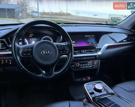 Белый Киа Niro, объемом двигателя 0 л и пробегом 103 тыс. км за 19500 $, фото 16 на Automoto.ua