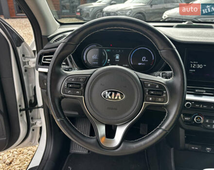 Белый Киа Niro, объемом двигателя 0 л и пробегом 141 тыс. км за 19100 $, фото 26 на Automoto.ua